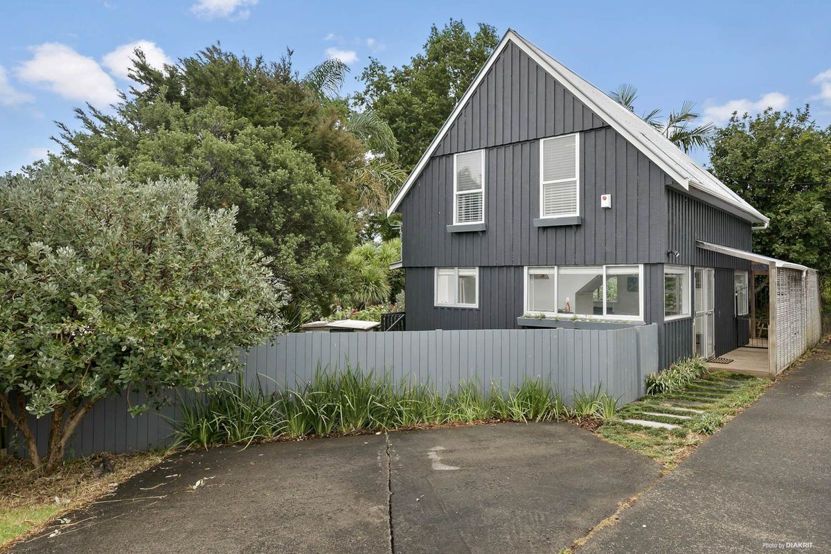 1/37 Cassino Street, Bayswater, Auckland - Carousel 1