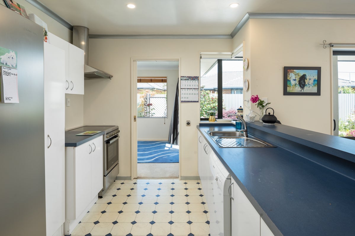 17 Hathaway Street, Spring Creek - Carousel 2