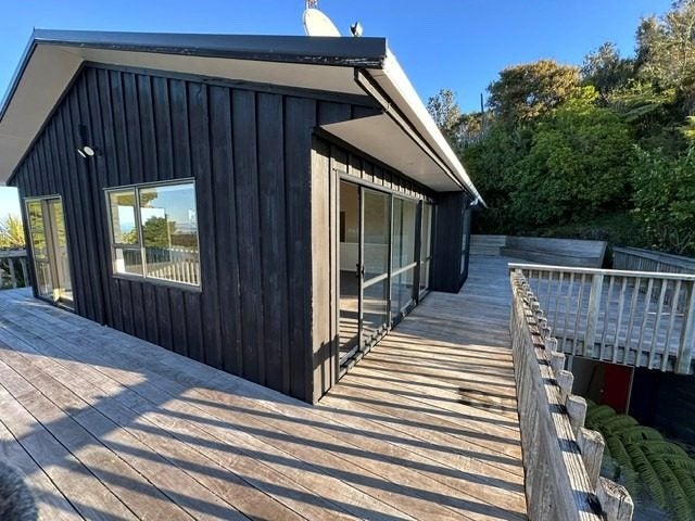 168 Scenic Drive, Titirangi, Auckland - Carousel 20