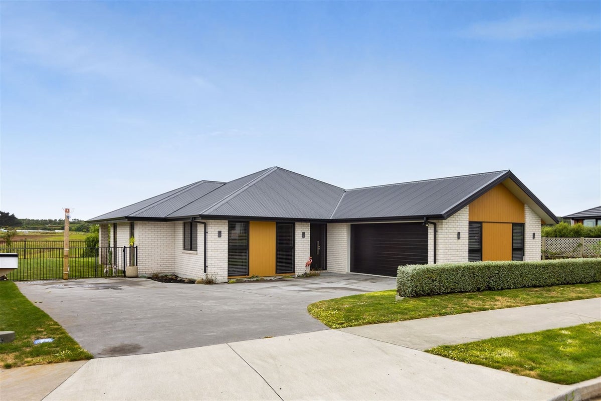 34 Papawhero Drive, Bell Block, New Plymouth - Carousel 1