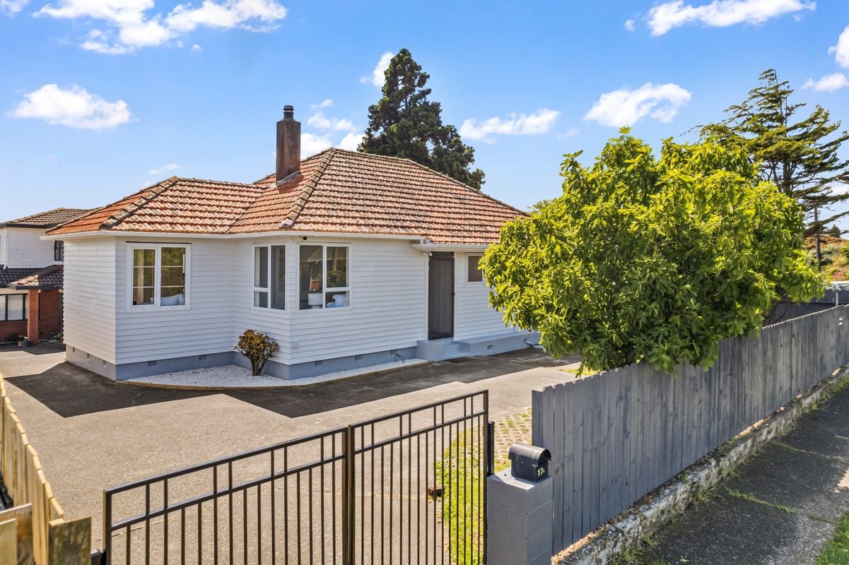 17 Farrelly Avenue, Wesley, Auckland - Carousel 1