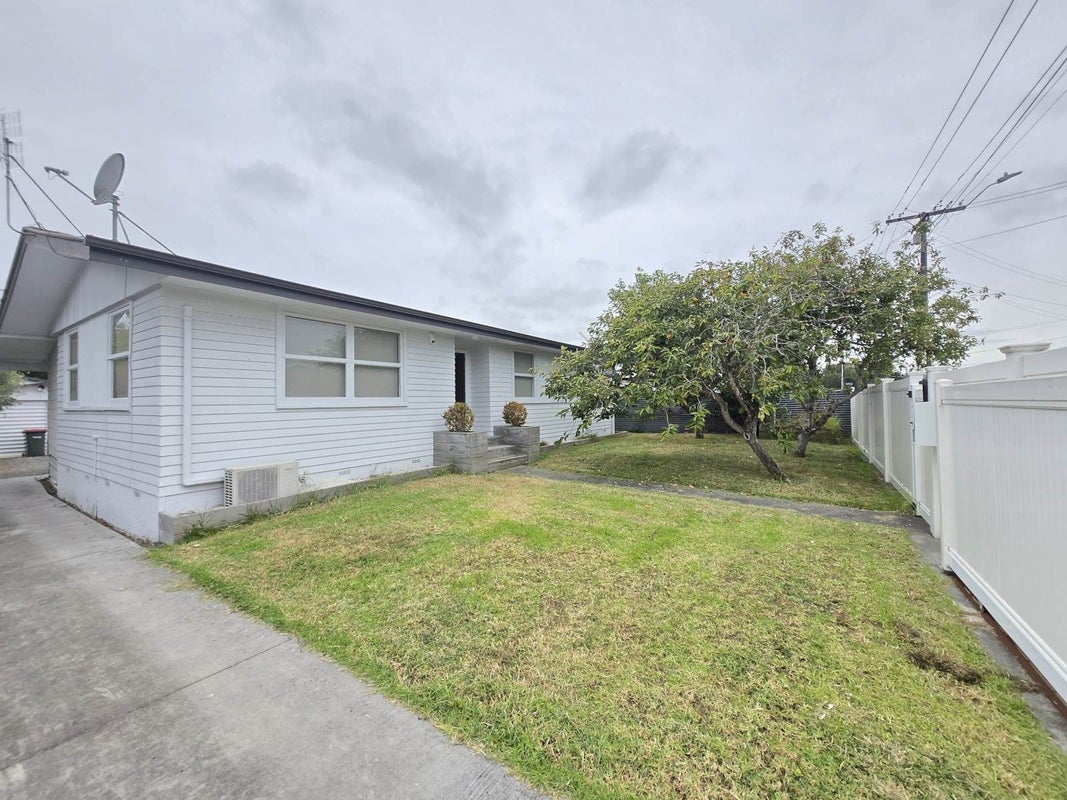 20 Greenhaven Avenue, Opaheke, Papakura - Carousel 1