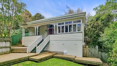 10 Limmer Place, Browns Bay, Auckland - Carousel 1