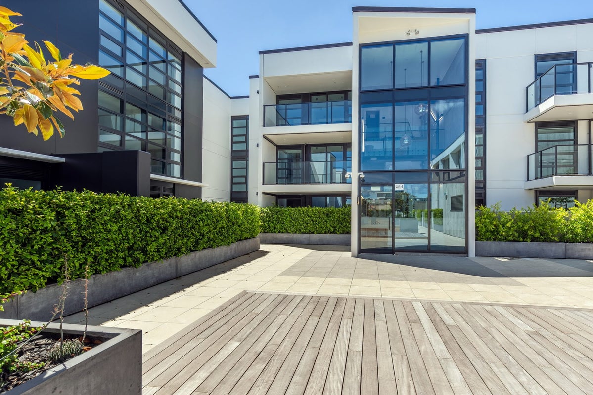 411/8 Kingsland Terrace, Kingsland, Auckland - Carousel 2