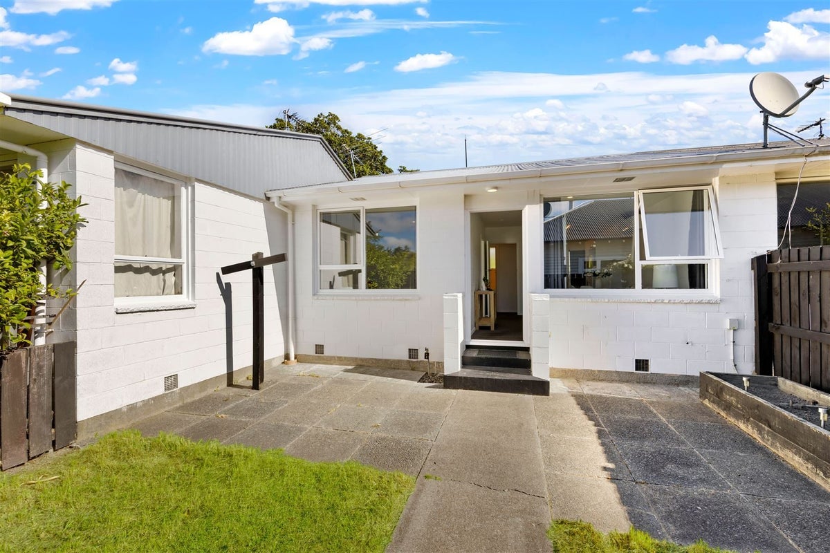 3/556 Barbadoes Street, Edgeware, Christchurch - Carousel 1