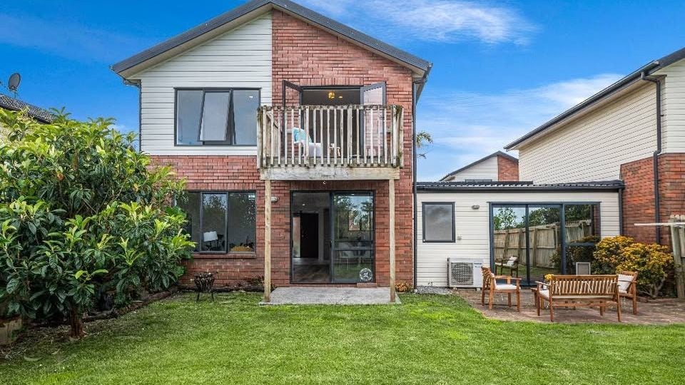 32 Secoia Crescent, Mangere, Auckland - Carousel 1