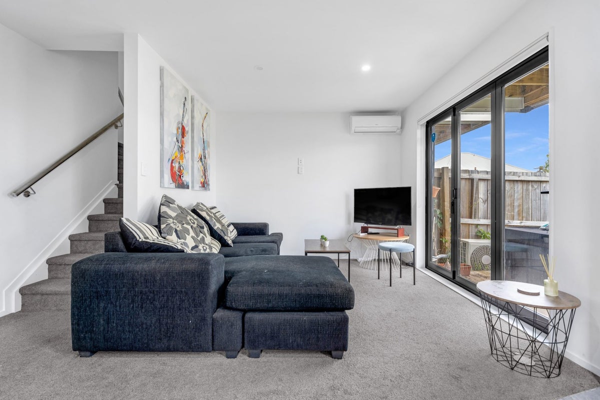 48F Waddell Avenue, Point England, Auckland - Carousel 2
