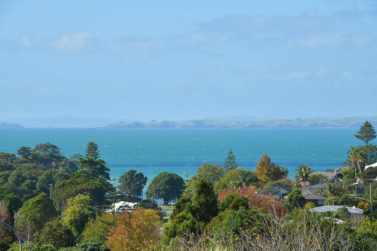 65 Glamorgan Drive, Torbay, Auckland - Carousel 2