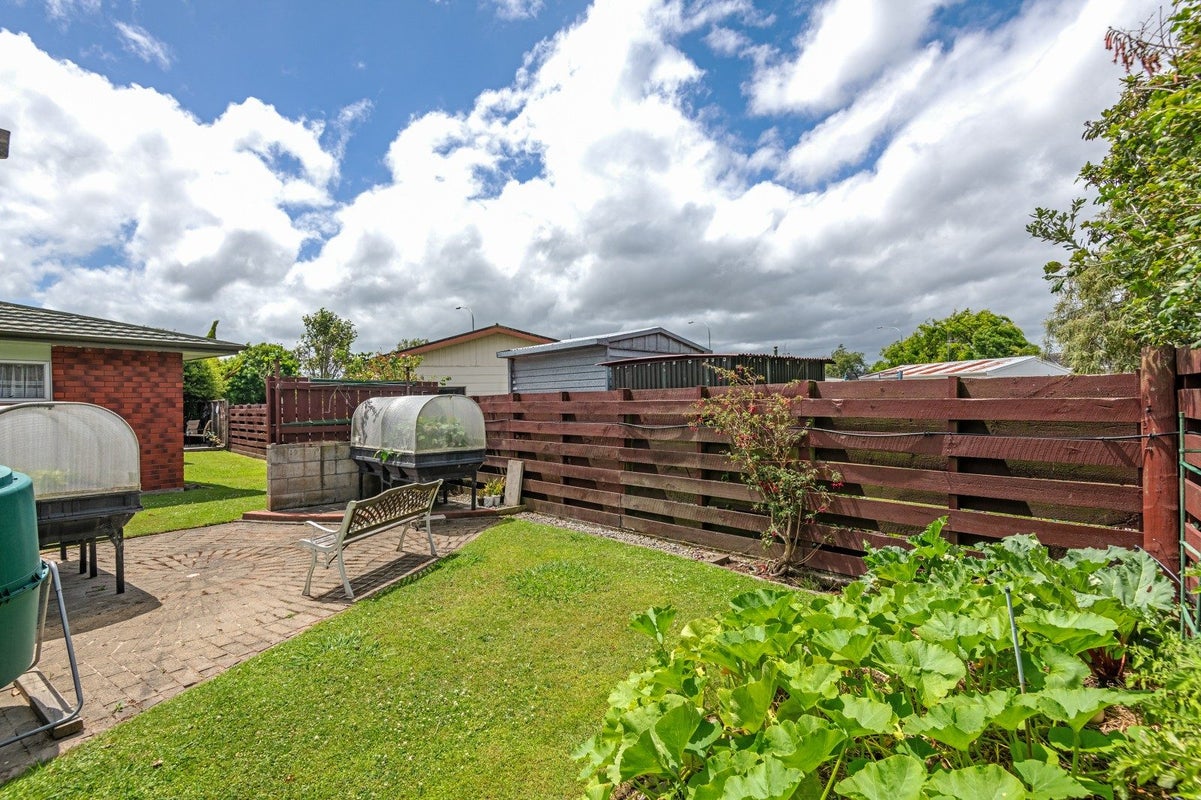 120 Benmore Avenue, Cloverlea, Palmerston North - Carousel 16