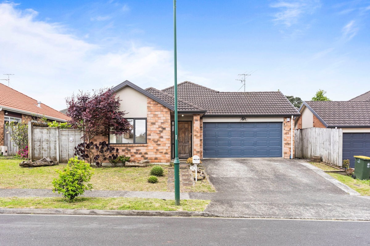 15 Mandival Avenue, Flat Bush, Auckland - Carousel 1