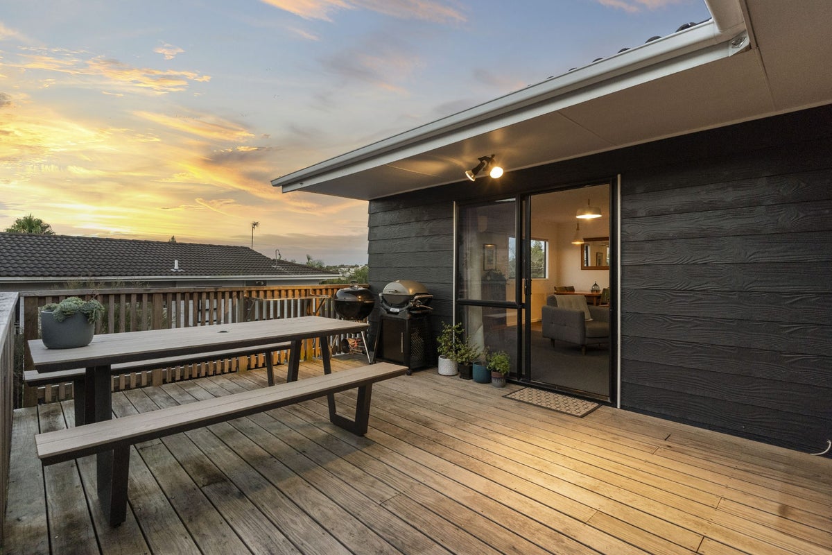 1/19 Holmes Drive, West Harbour, Auckland - Carousel 2