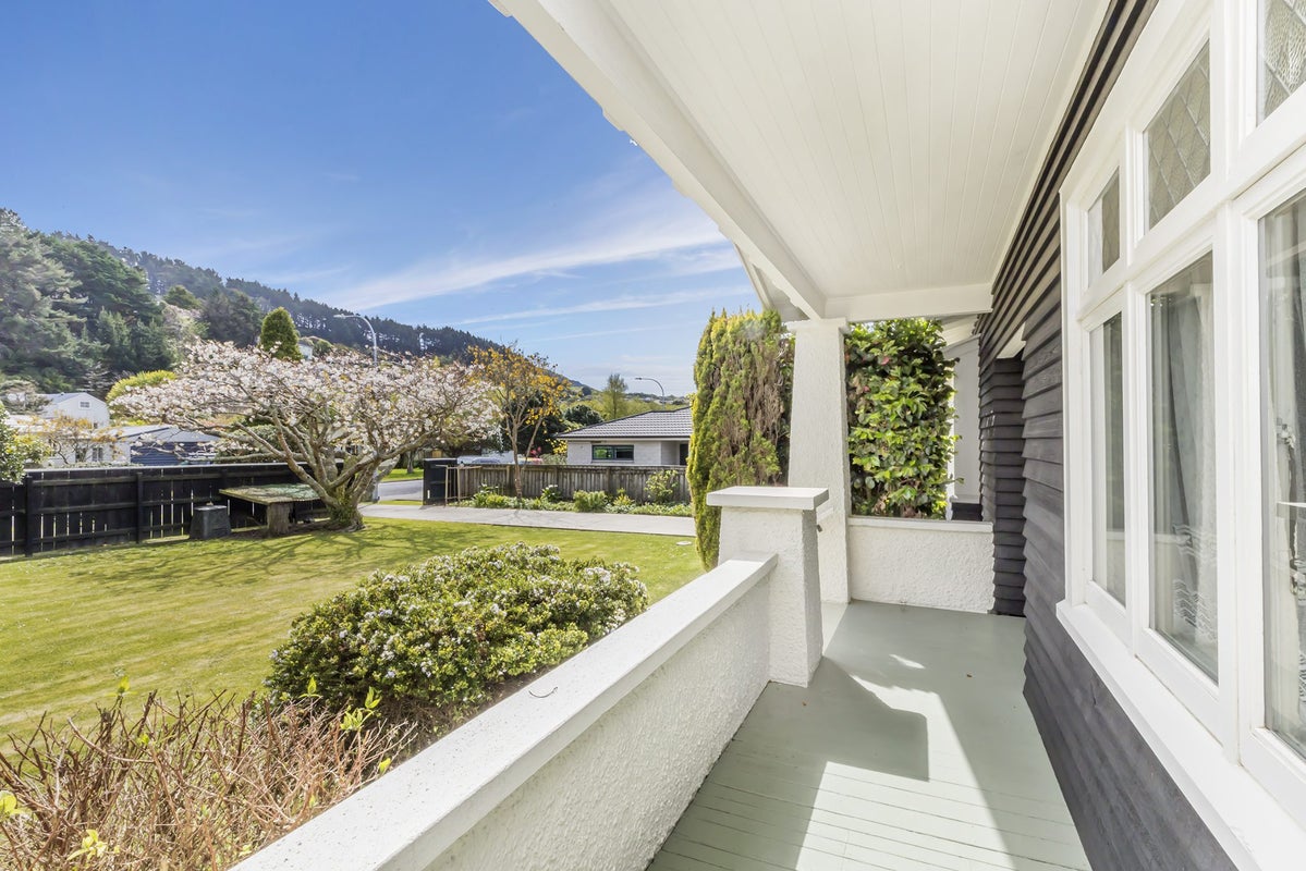 20 Nathan Street, Tawa, Wellington - Carousel 2