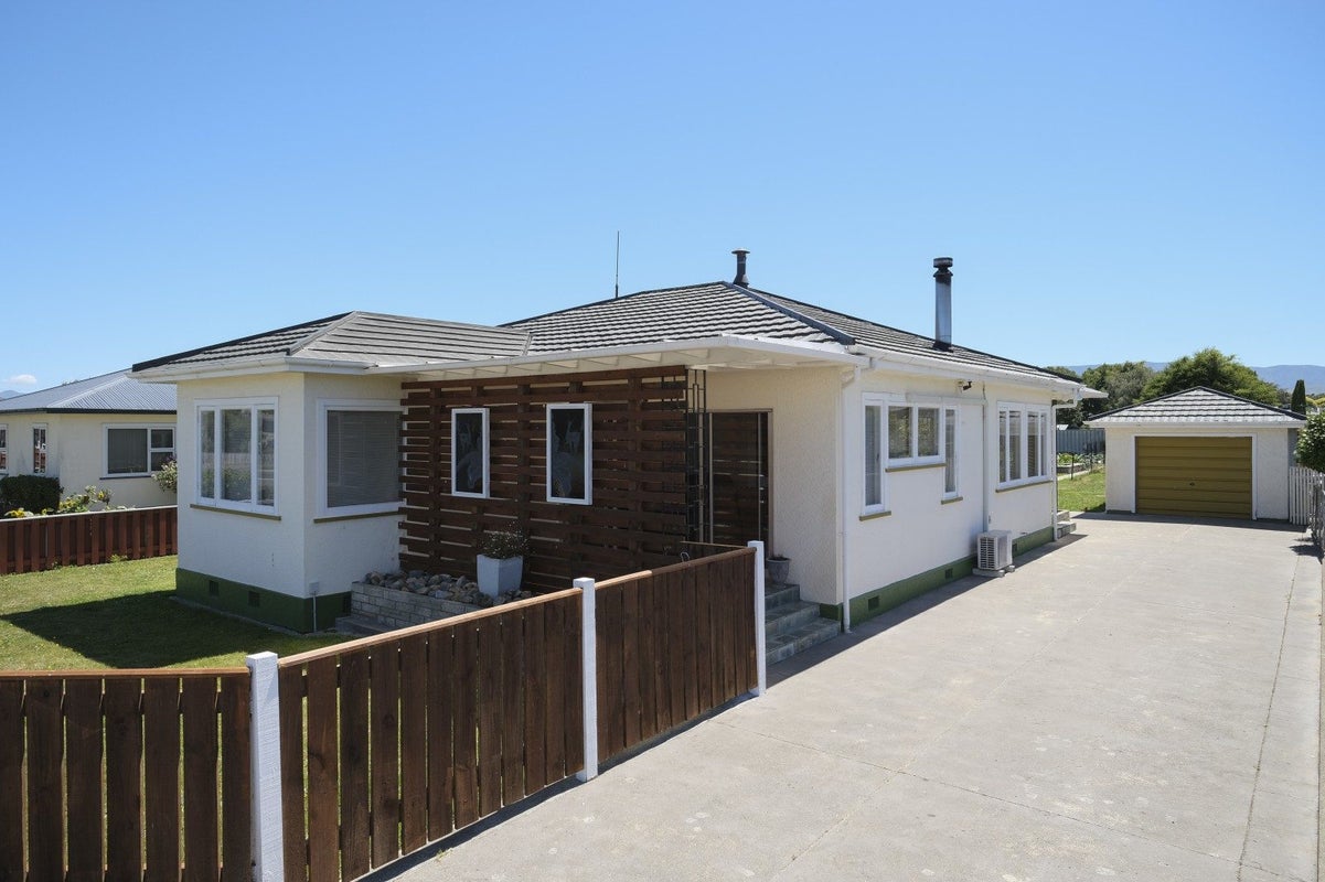 23 Waterloo Street, Dannevirke - Carousel 1