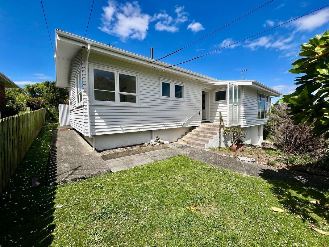 52 Subritzky Avenue, Mount Roskill, Auckland - Carousel 1