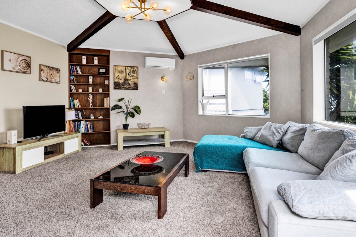 3/4 Scott Street, Moturoa, New Plymouth - Carousel 2