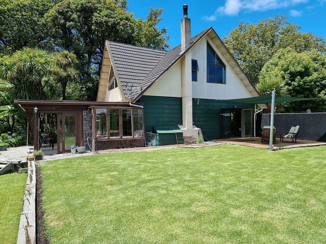 7 Magnolia Street, Outer Kaiti, Gisborne - Carousel 1