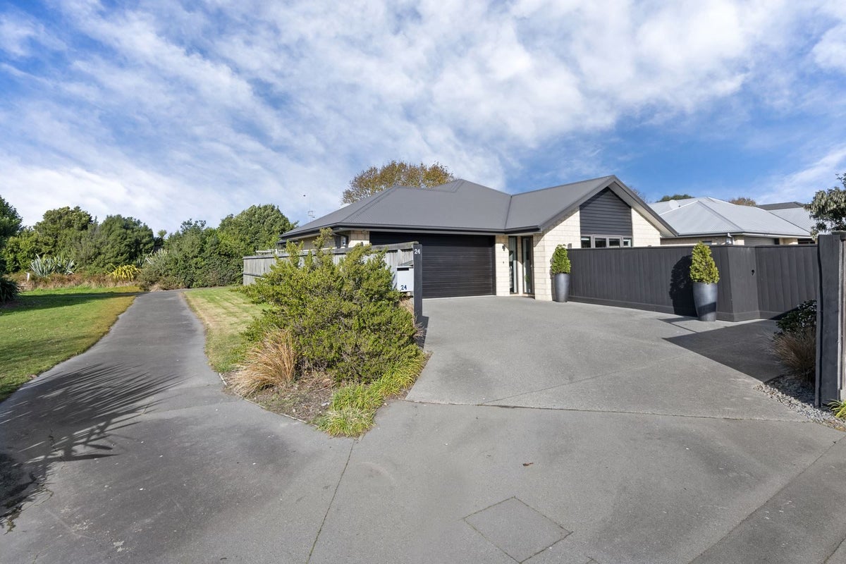 24 Broken Run, Wigram, Christchurch - Carousel 1