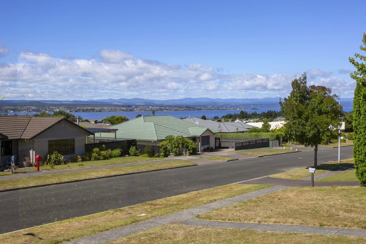 31 The Grove, Nukuhau, Taupo - Carousel 2