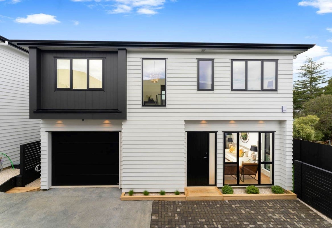 10B Mira Place, Windsor Park, Auckland - Carousel 1