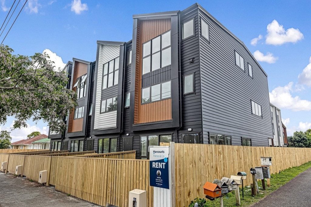 1/47 Canal Road, Avondale, Auckland - Carousel 1