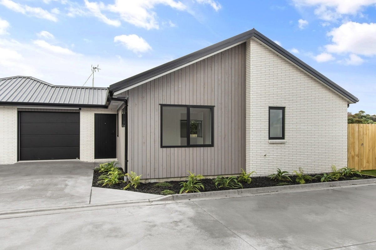 4/130 Peacockes Road, Fitzroy, Hamilton - Carousel 1
