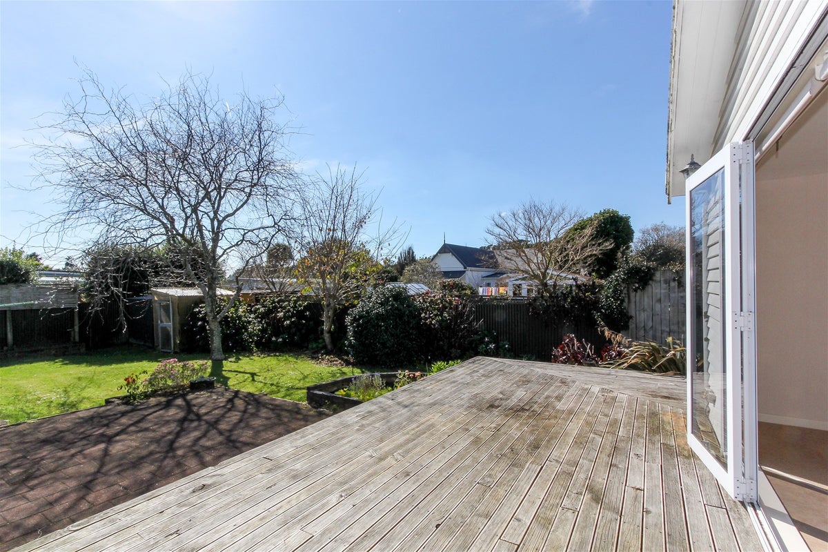 13 George Street, Lower Vogeltown, New Plymouth - Carousel 24