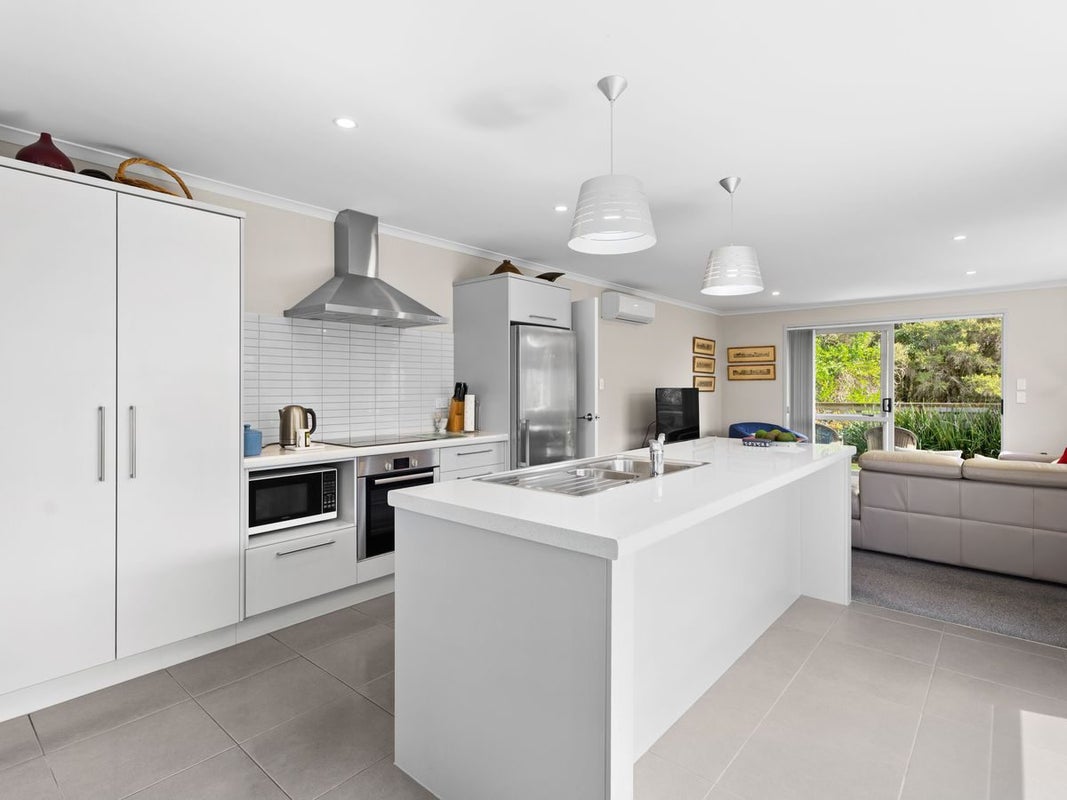 99 Landing Drive, Pyes Pa, Tauranga - Carousel 2