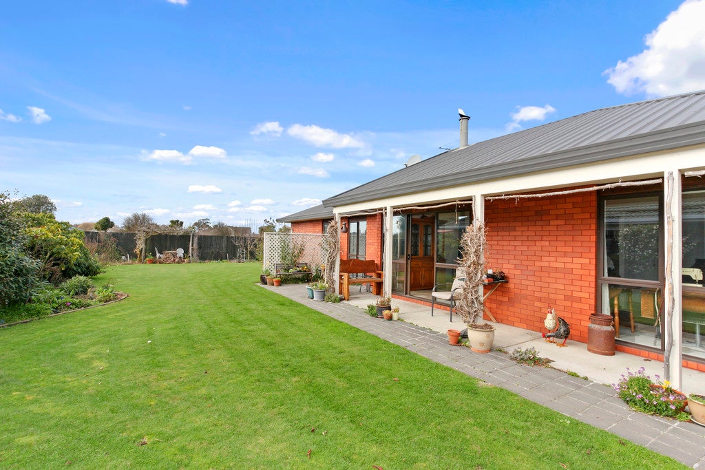 14 Giles Place, Shirley, Christchurch - Carousel 2