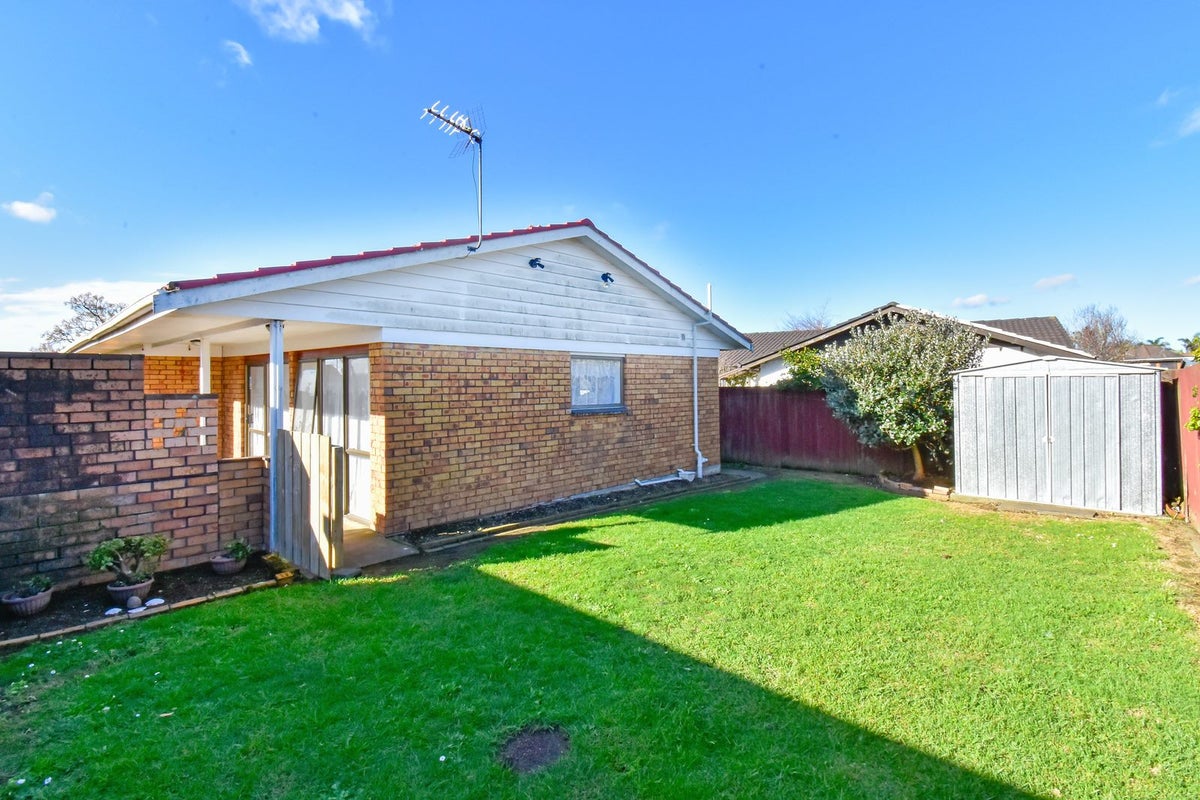 44 Lakeside Drive, Pahurehure, Papakura - Carousel 13