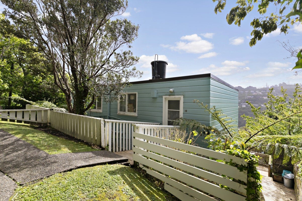 16 Rutland Way, Wadestown, Wellington - Carousel 1