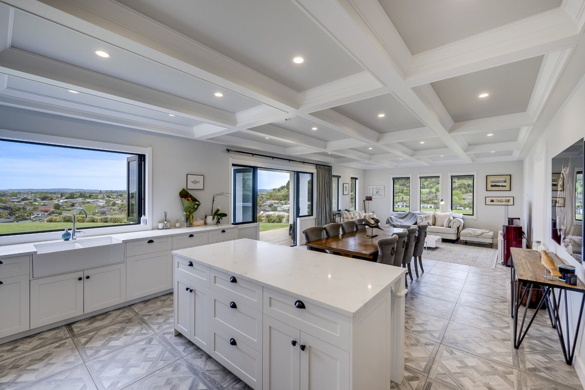 4 Ridgeway Terrace, Taradale, Napier - Carousel 2