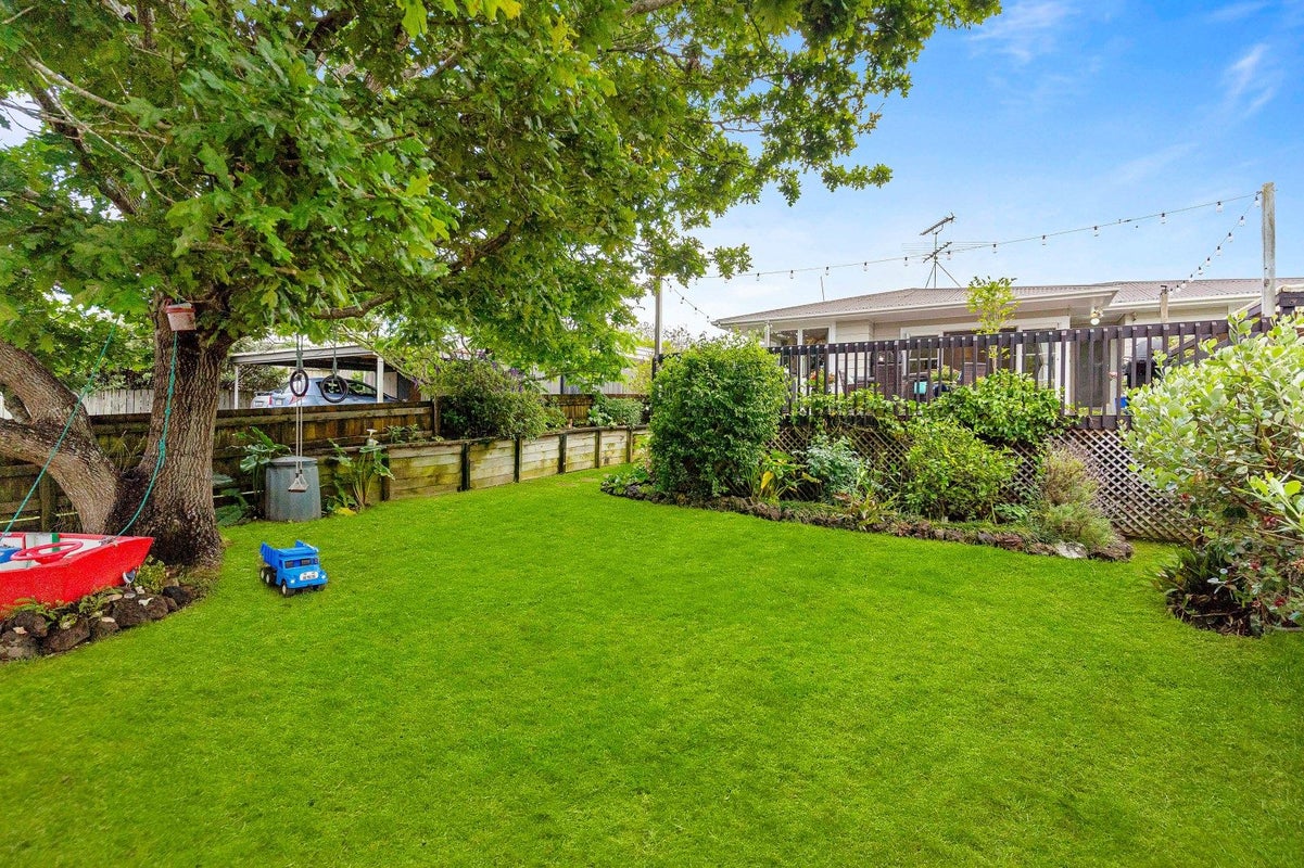 1/33 O'donn Avenue, Beach Haven, Auckland - Carousel 1