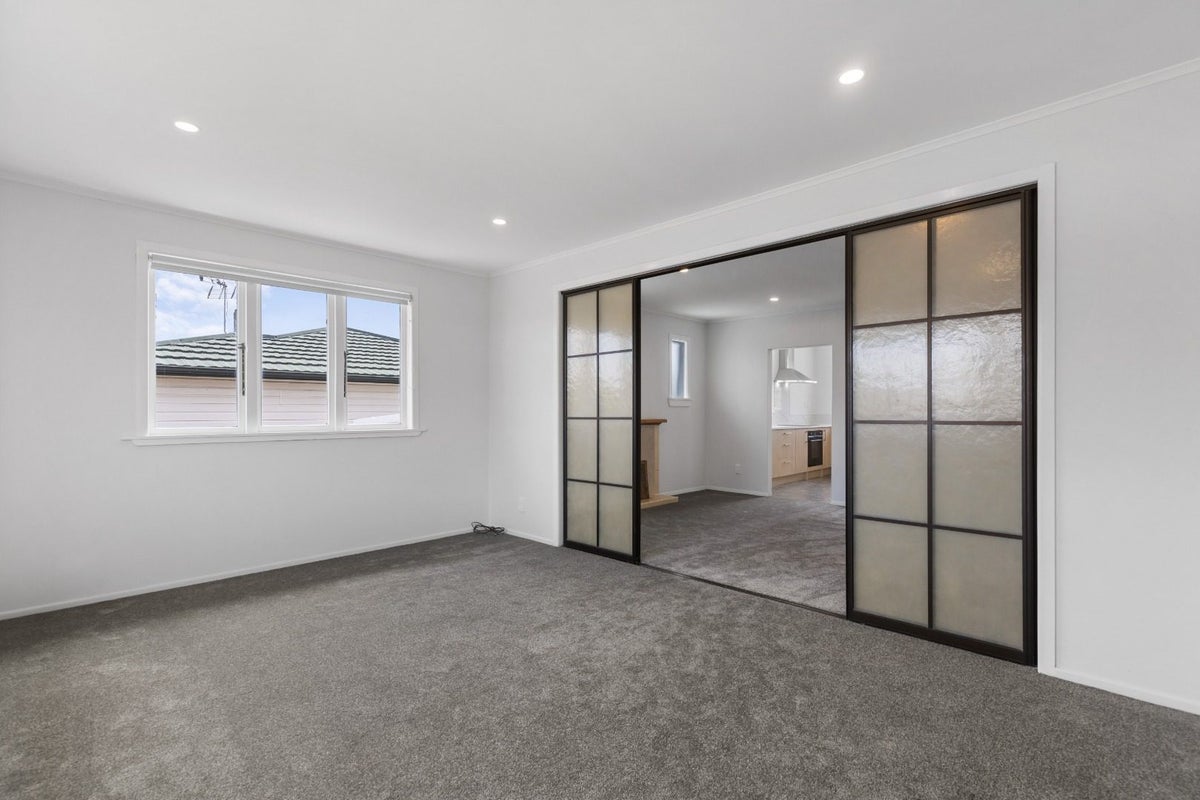5 Blease Street, New Lynn, Auckland - Carousel 1
