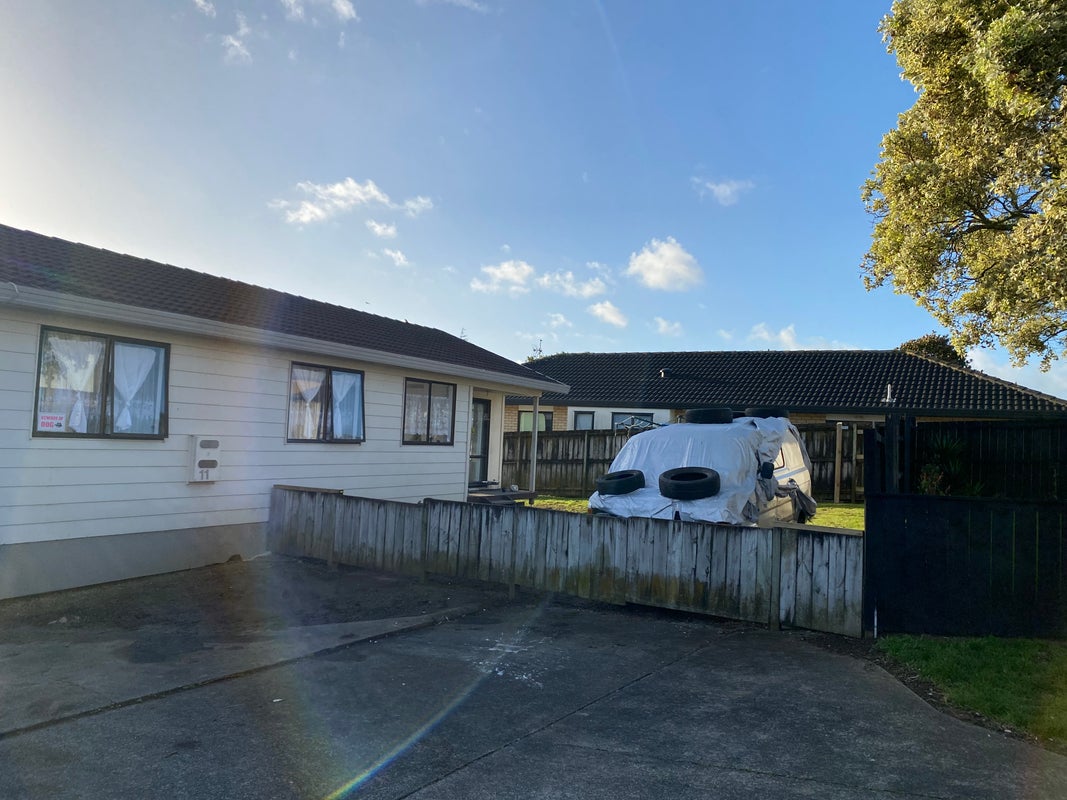 2/11 Etherton Drive, Weymouth, Auckland - Carousel 2
