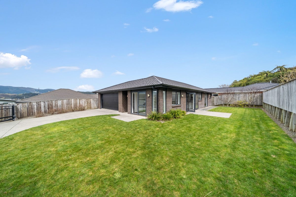 107 Riverstone Drive, Riverstone Terraces, Upper Hutt - Carousel 1