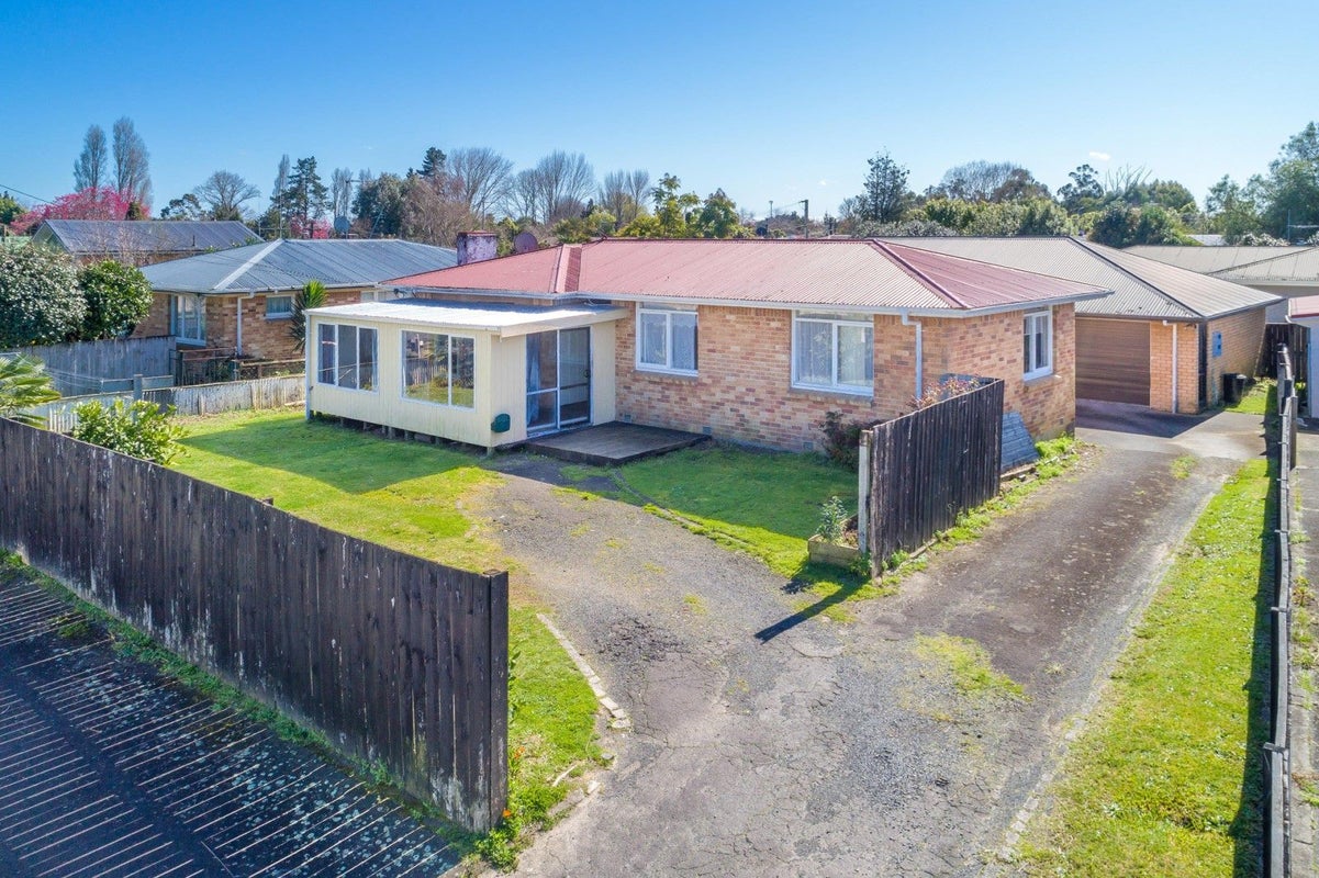 6 Frederick Drive, Dinsdale, Hamilton - Carousel 1