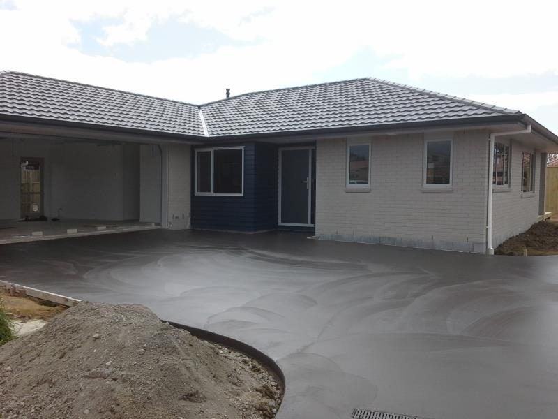 6 Howe Place, Upper Vogeltown, New Plymouth - Carousel 1