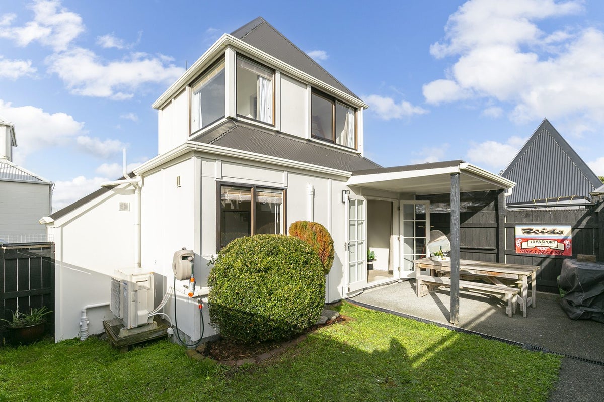 130 Akaroa Drive, Maupuia, Wellington - Carousel 9