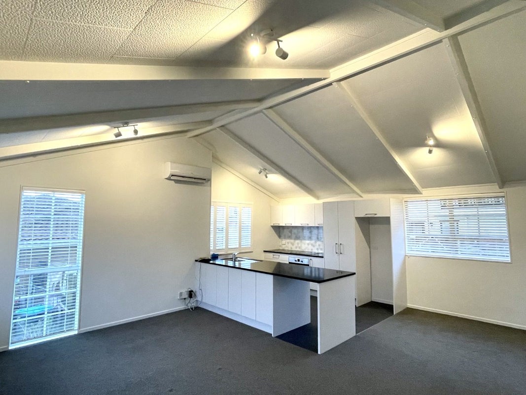 7A Carr Road, Three Kings, Auckland - Carousel 1