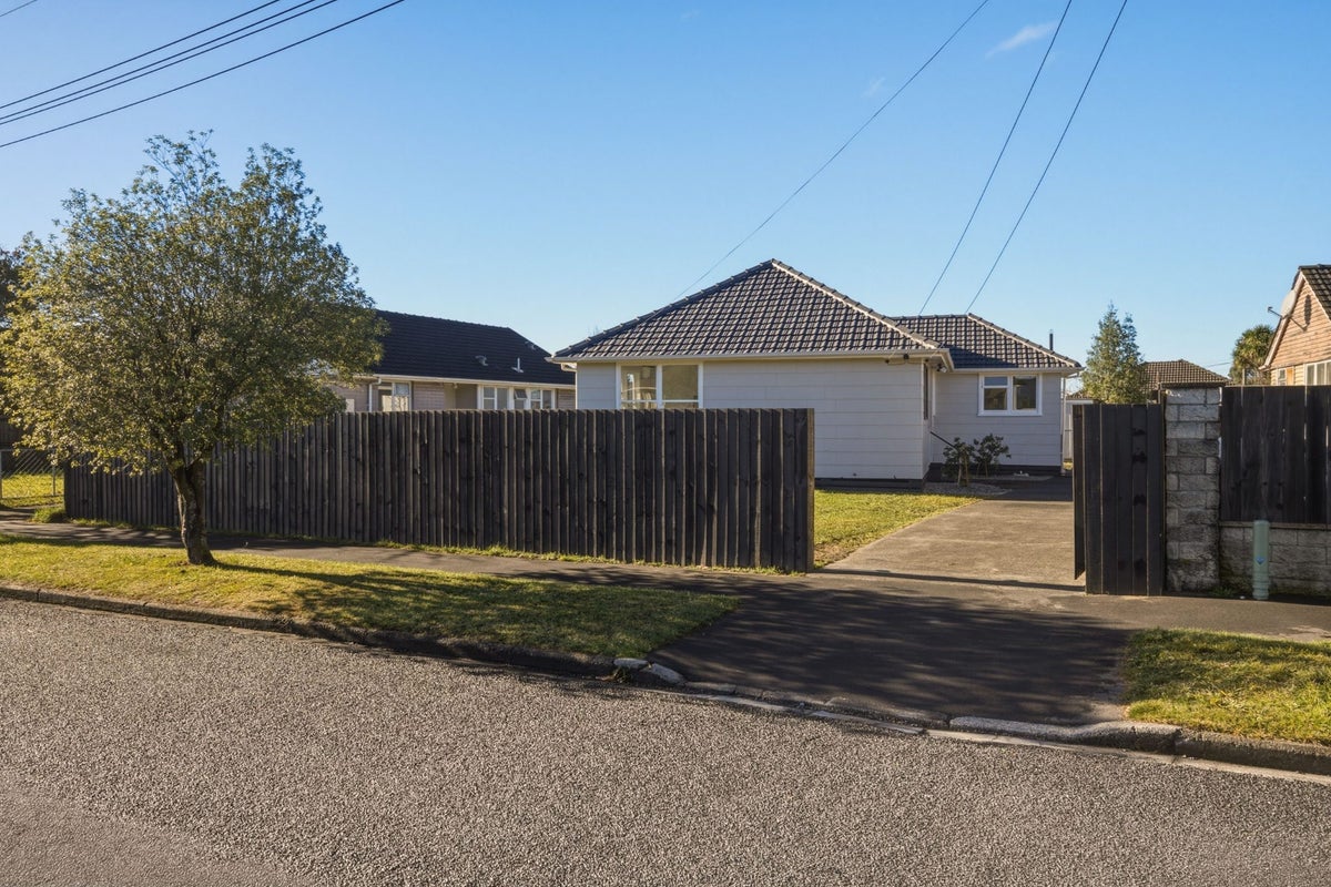 14 Ealing Street, Northcote, Christchurch - Carousel 15