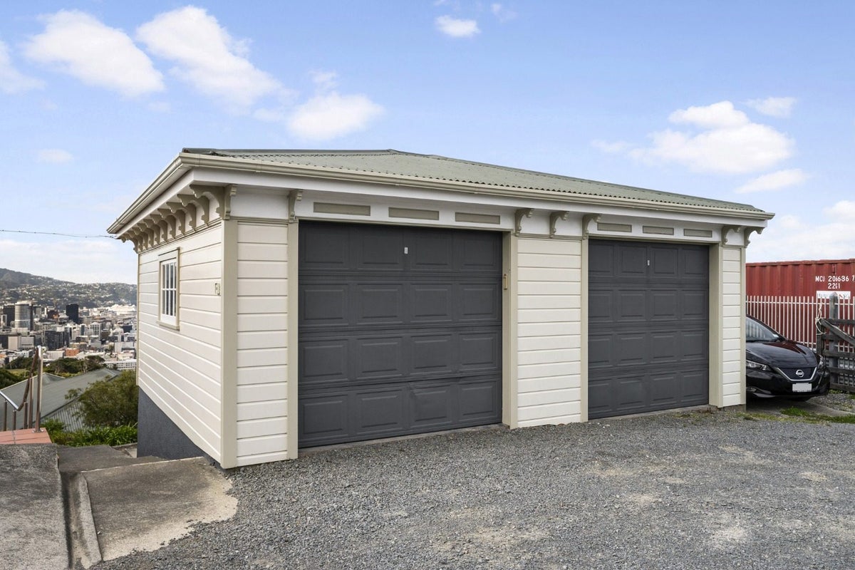 13 Dorking Road, Brooklyn, Wellington - Carousel 10