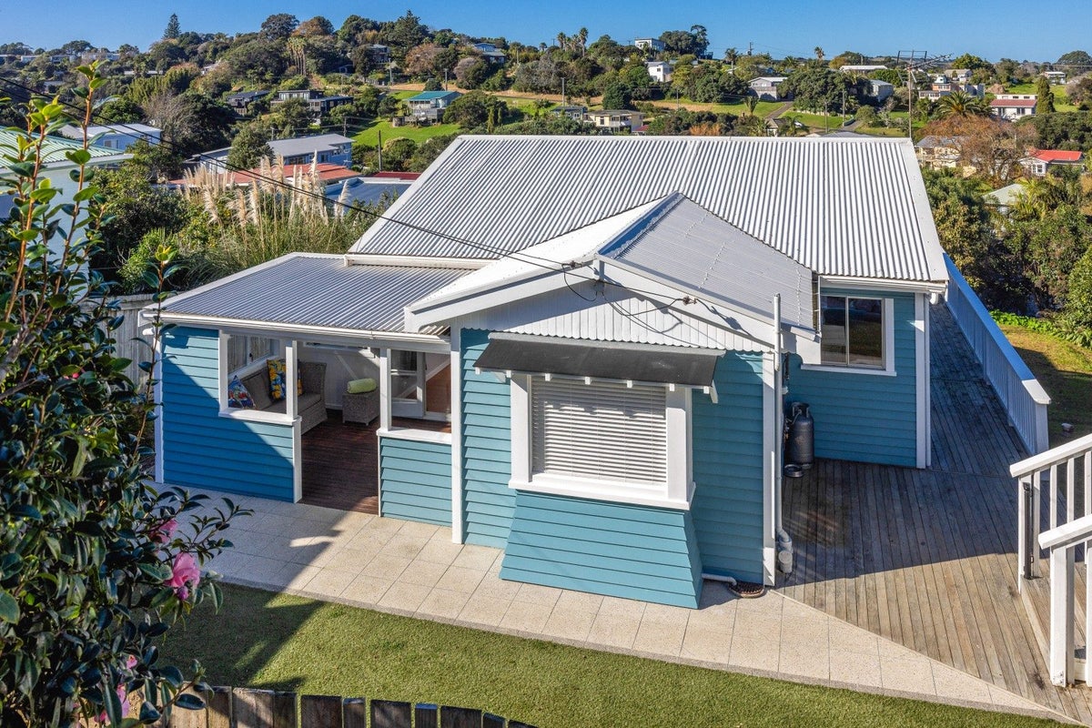 22 Marama Avenue, Surfdale, Waiheke Island - Carousel 25