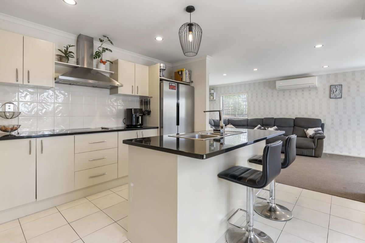 3 Andara Close, Pinehill, Auckland - Carousel 2