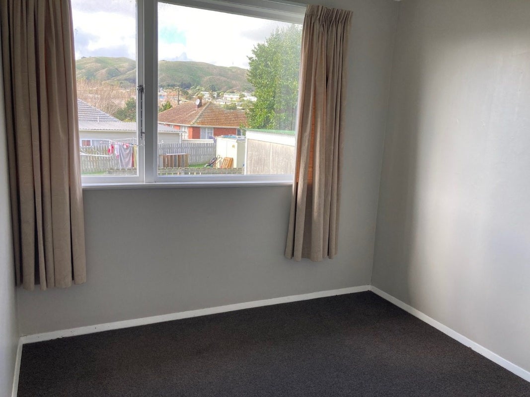 21B Miranda Street, Cannons Creek, Porirua - Carousel 8