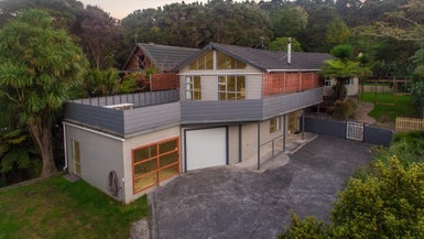 93 Grassmere Road, Henderson Valley, Auckland - Carousel 1