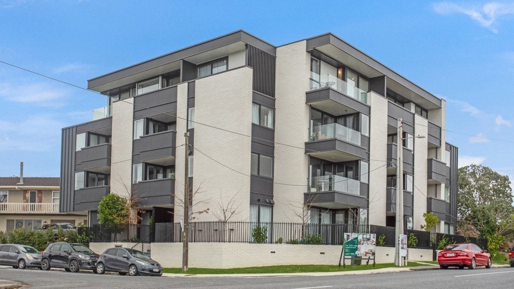 201/1 Willoughby Avenue, Howick, Auckland - Carousel 1
