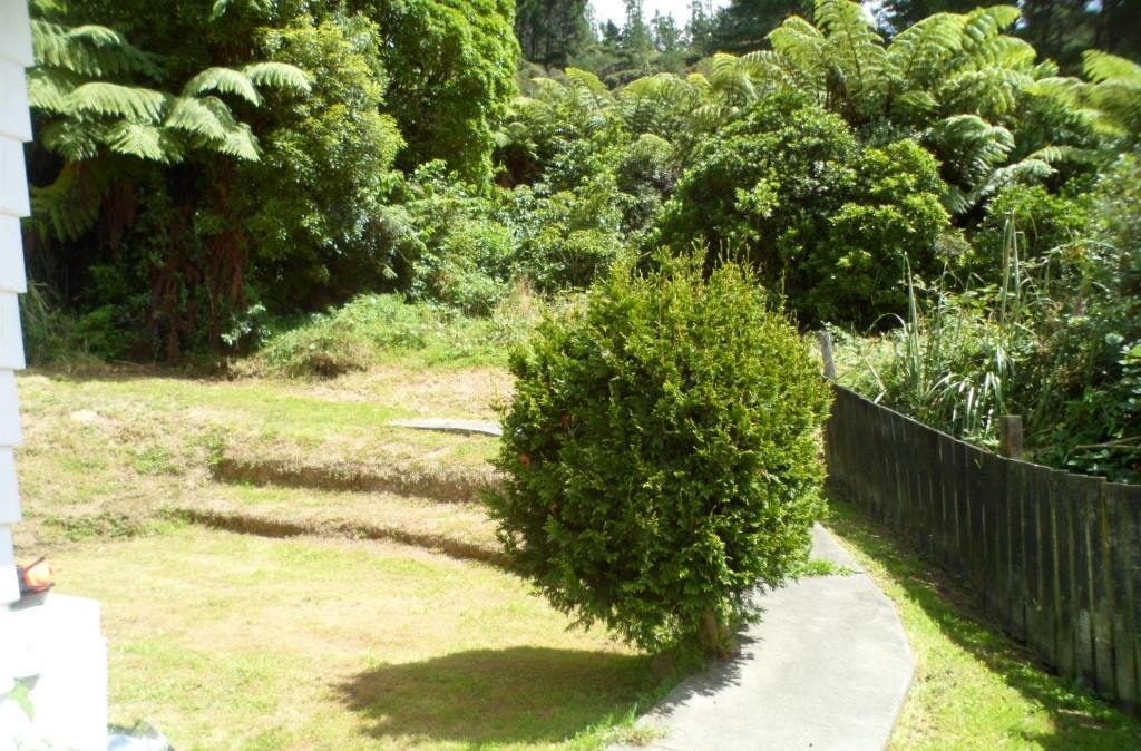 1/22 SHACKLETON GR, Stokes Valley, Lower Hutt - Carousel 2
