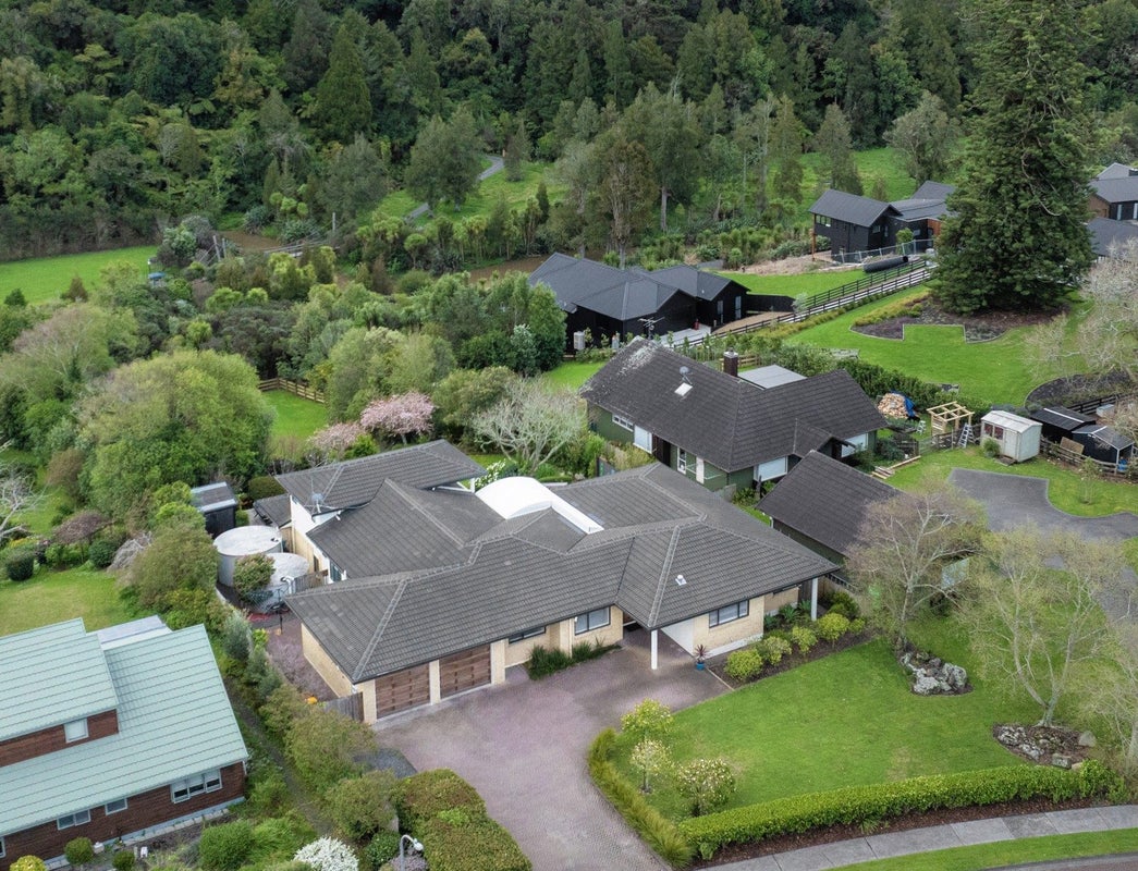 9 Mark Williams Place, Clevedon, Papakura - Carousel 1