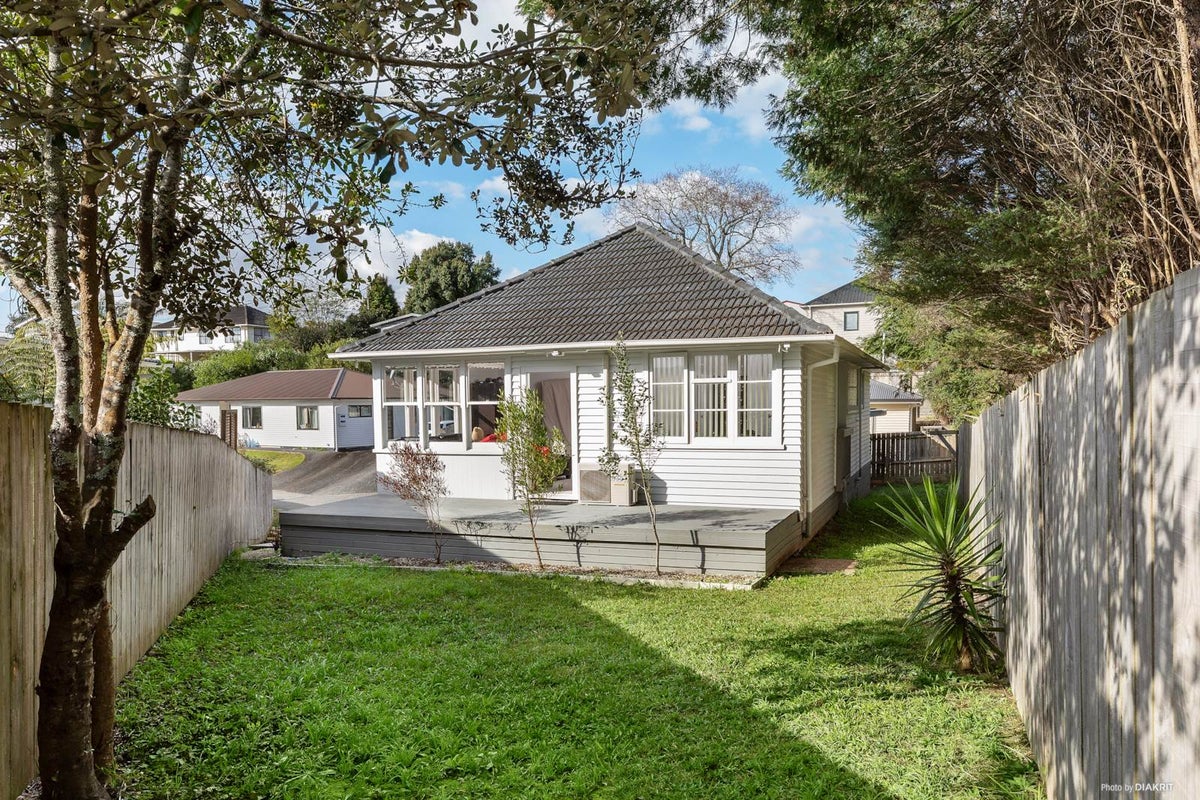 46 Brains Road, Kelston, Auckland - Carousel 1