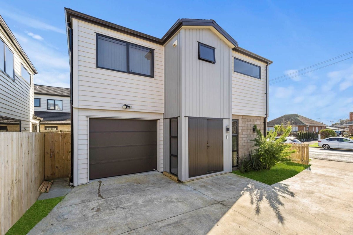 17 Seymour Avenue, Papatoetoe, Auckland - Carousel 1